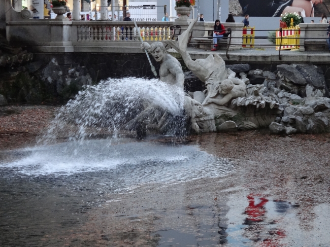 Fish Statue on Kö, 