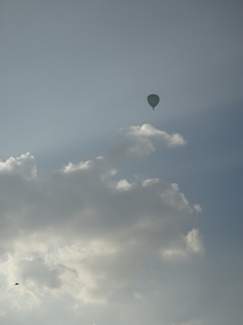 vertical hot air ballon, 