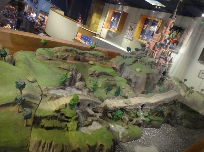 Disney Gallery: enchanted castle model, 