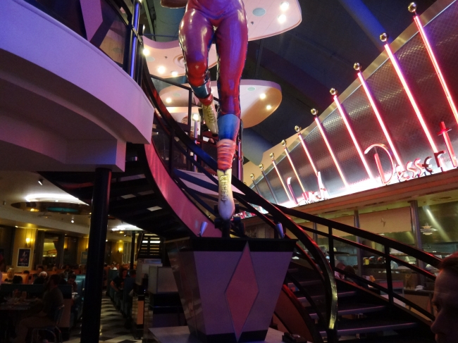 Annette's Diner: statue and interior, 