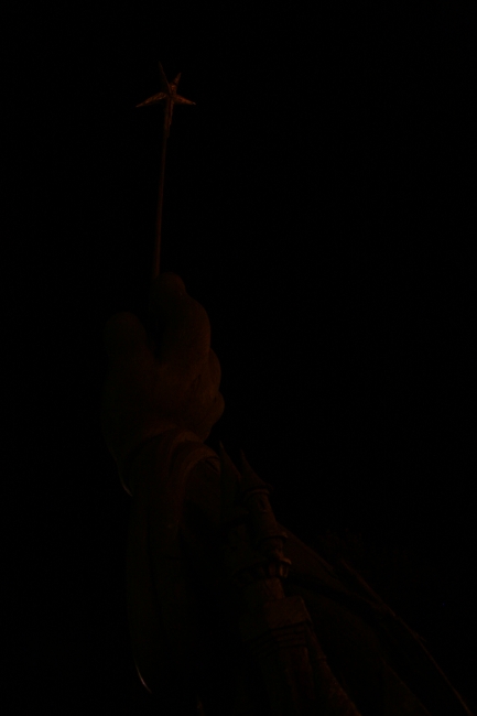 Disney magic wand statue, too dark