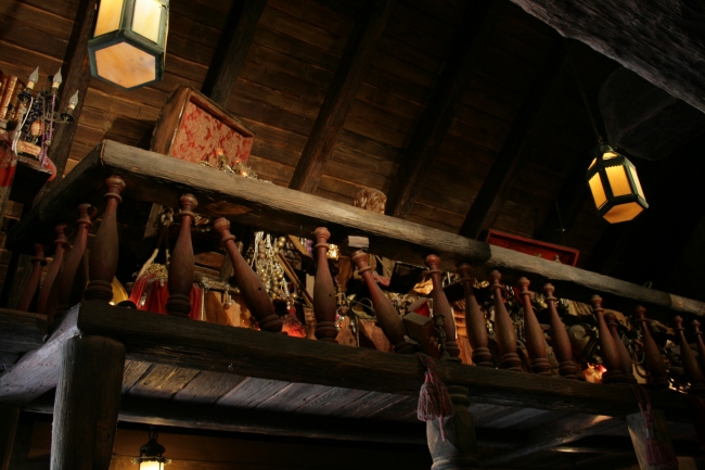 Pirates of the Caribbean gift-shop / exit, ceiling details