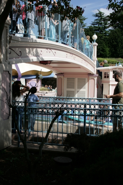 Le Pays des Contes de Fées, boarding area with overwalk