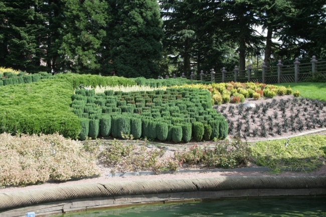 Le Pays des Contes de Fées, totally awesome gardening