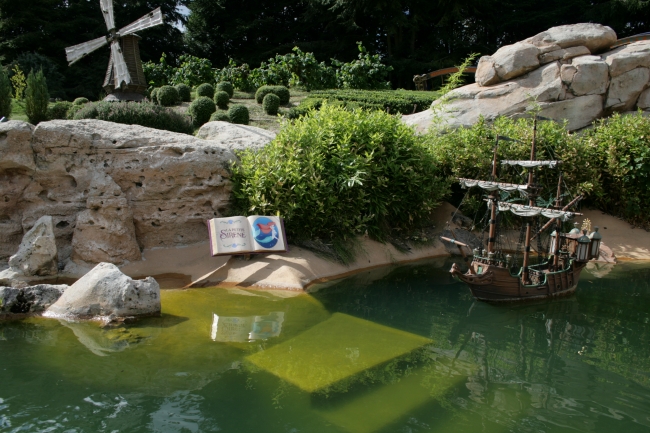 Le Pays des Contes de Fées, pirate ship