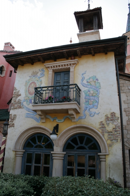 "Bel etage balcony" on a house facade near Fantasia Gelati, I think, 