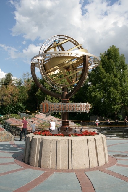 Discoveryland entree sign, 