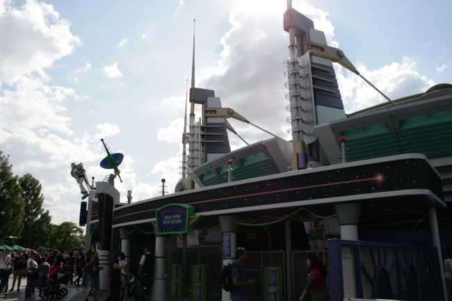 Buzz Lightyear's Laser Blast entry detail, note the vertical pillars, reminiscent of the icon structures found on the former (torn down) Pan-Pacific Auditorium in Los Angeles. Disney loves this detail...