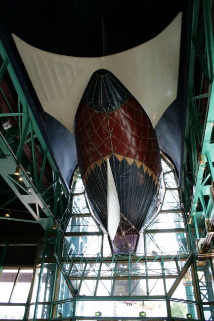 Hyperion airship, at the Videopolis building