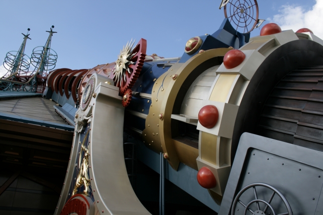 Le Columbiad Cannon, perspective shot of the giant cannon