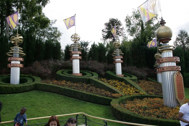 Gardening and sign posts near Discoveryland gate, I think this is across from Constellation, right before you'd exit into Main Street USA / Central Plaza