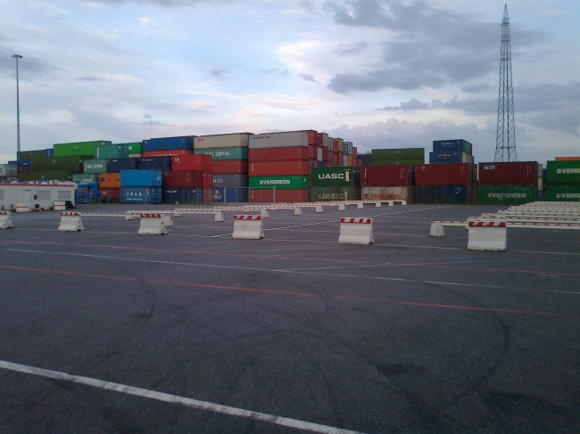 Container Hafen DuisPort, Evergreen and the usual suspects