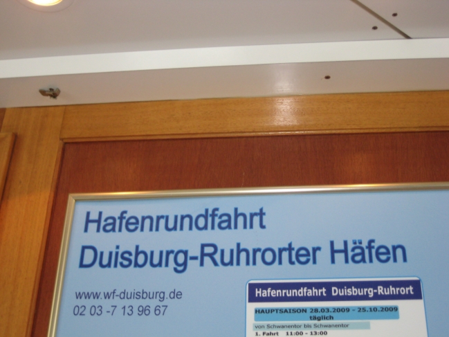 Schild: Hafenrundfahrt Duisburger Häfen, 