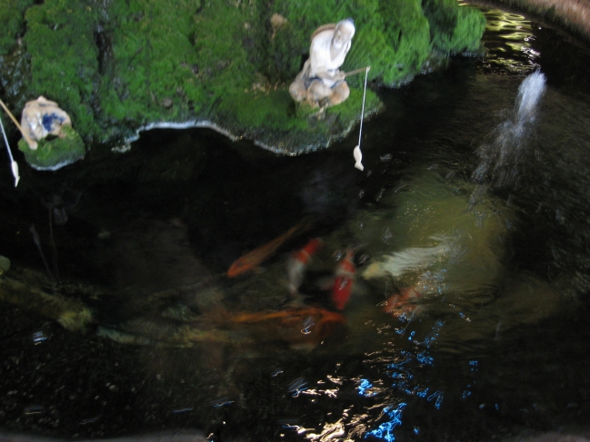 Chinesische Fischer am Zimmerbrunnen, Karpfenteich