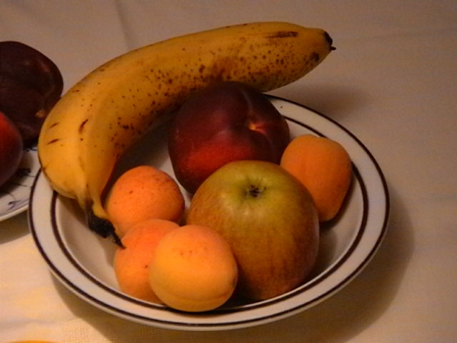 Obstschale, Banane, Apfel, Necktarine, Pfirsiche